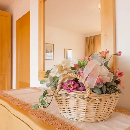 Apartma Mira *